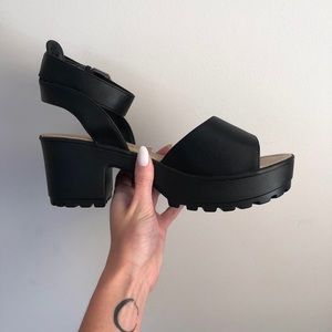 Black Chunky Platform Sandals